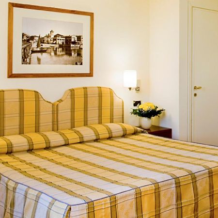Hotel Sirmione Esterno foto