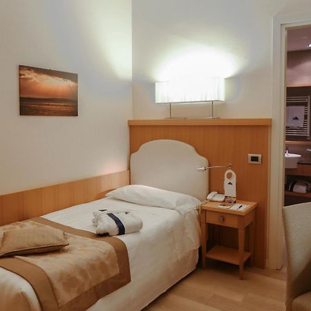 Hotel Sirmione Esterno foto