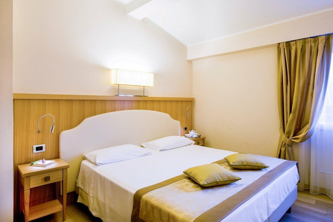 Hotel Sirmione Esterno foto
