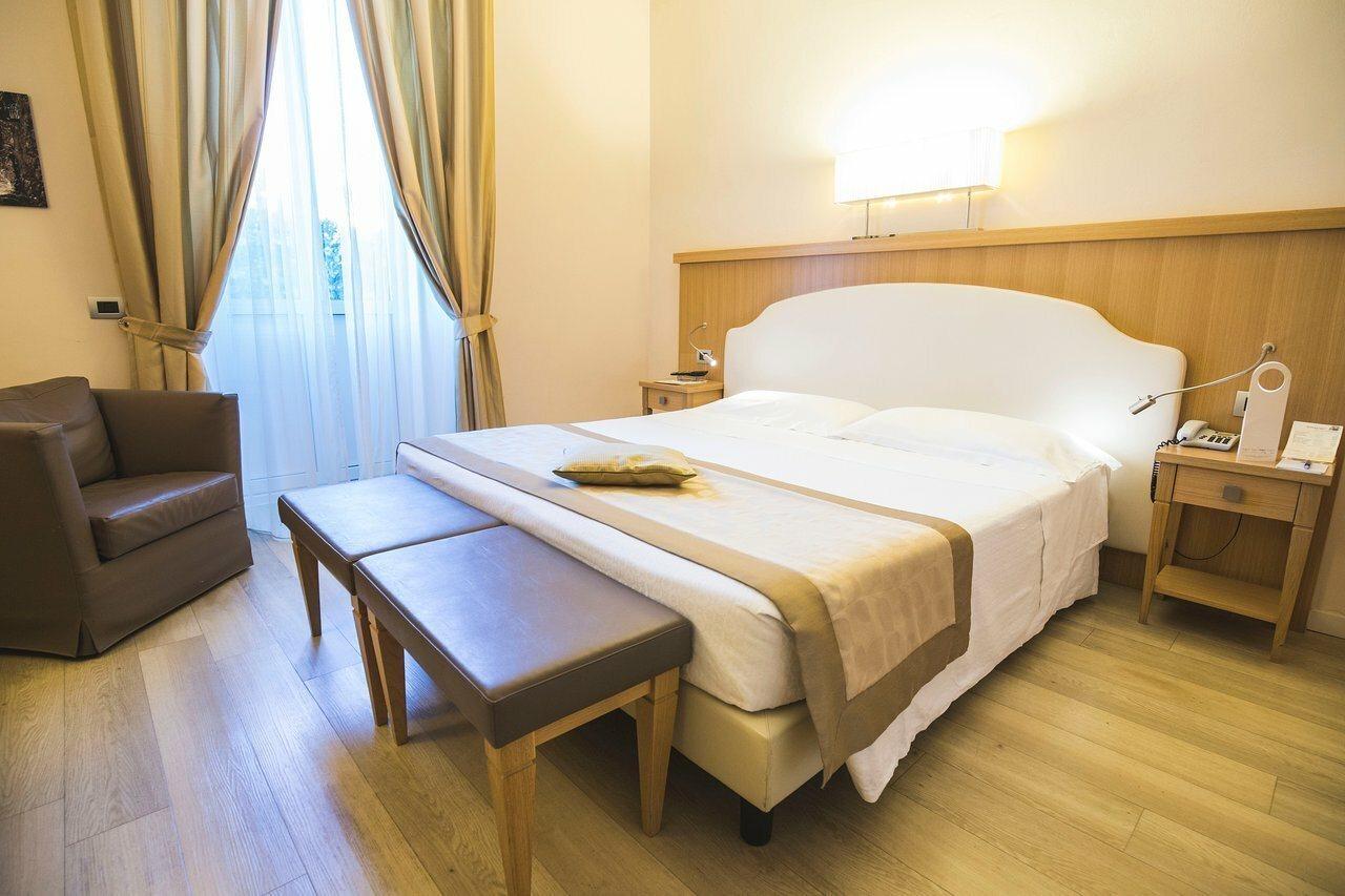 Hotel Sirmione Esterno foto
