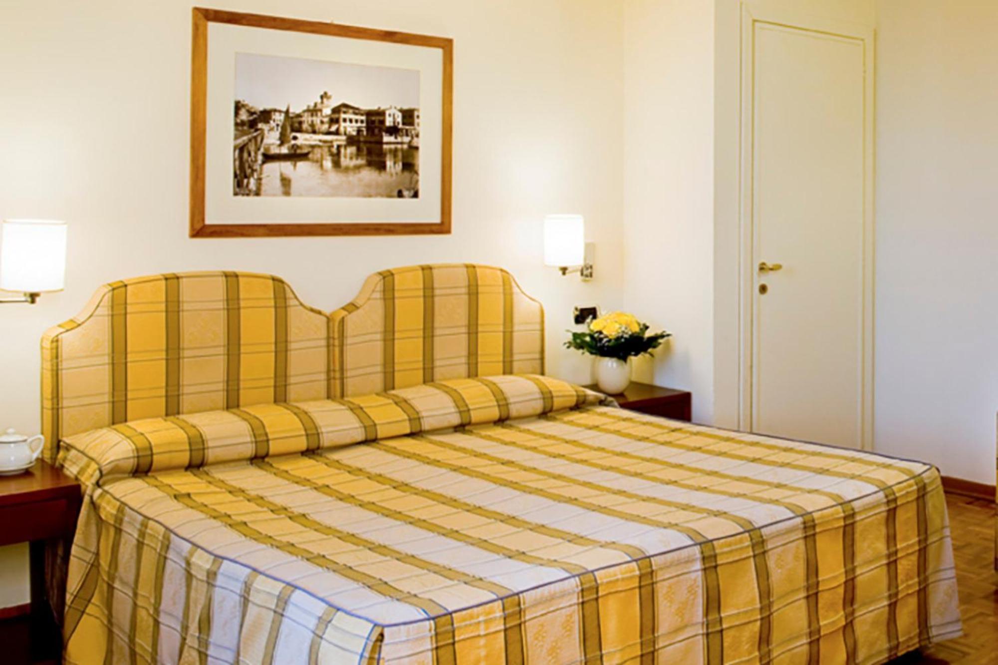 Hotel Sirmione Esterno foto