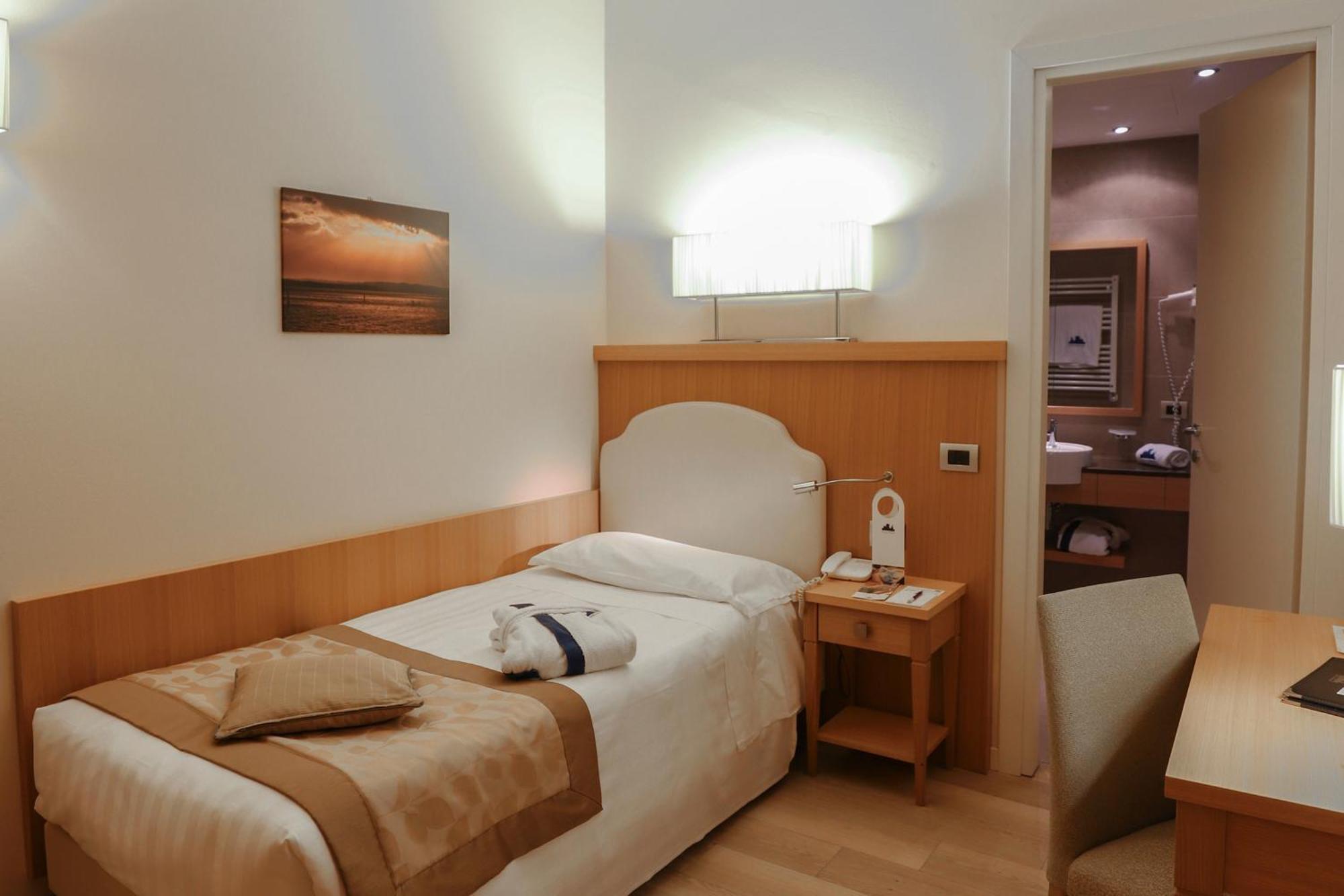 Hotel Sirmione Esterno foto