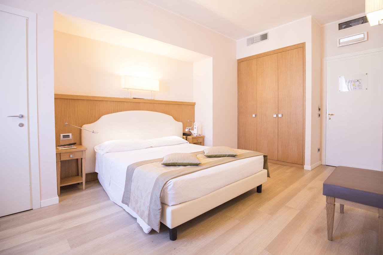 Hotel Sirmione Esterno foto