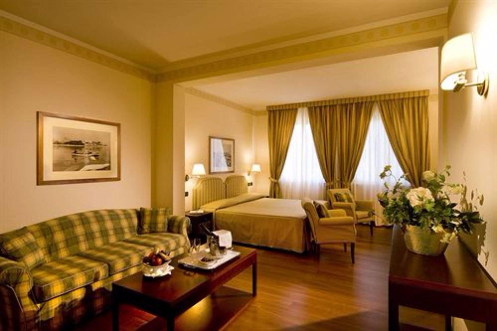Hotel Sirmione Esterno foto