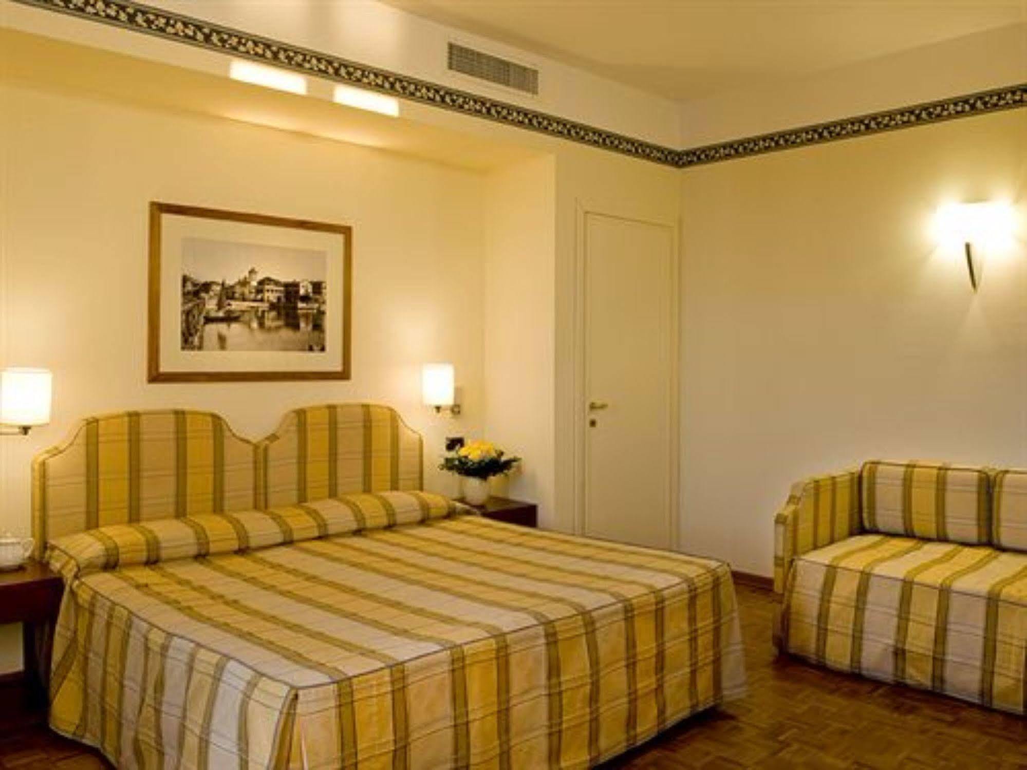 Hotel Sirmione Esterno foto